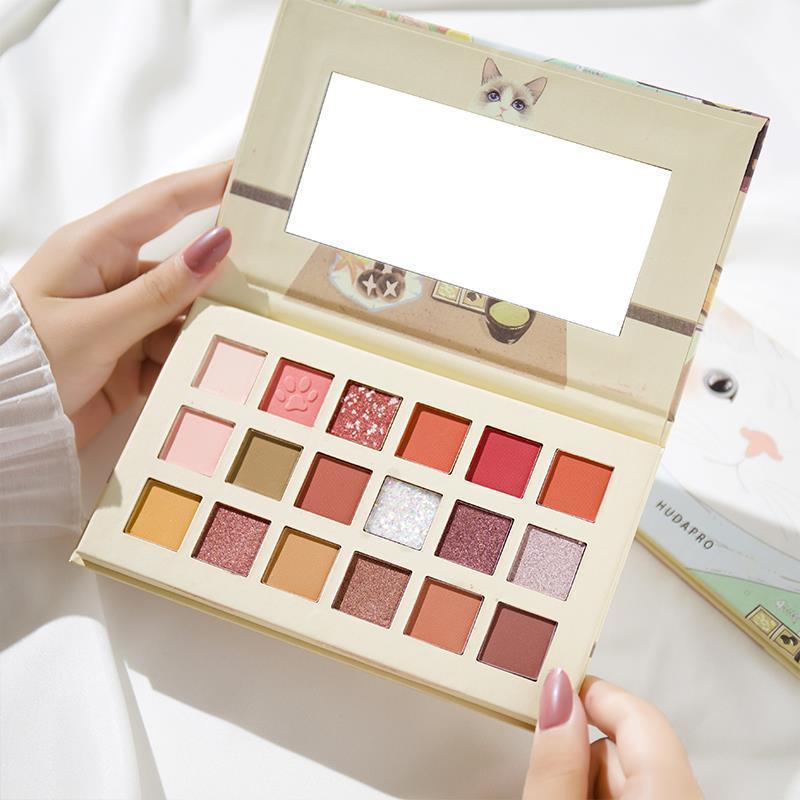 18 Color Cat Eye Shadow Plate Pearl Matte Earth Color Beauty Make-up Vibrato The Same European And American Eye Shadow